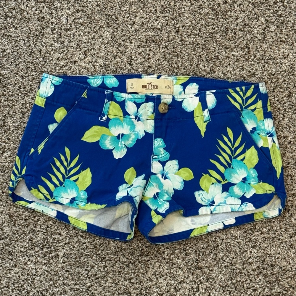 2010 Hollister Women's Blue Floral Shorts Y2K